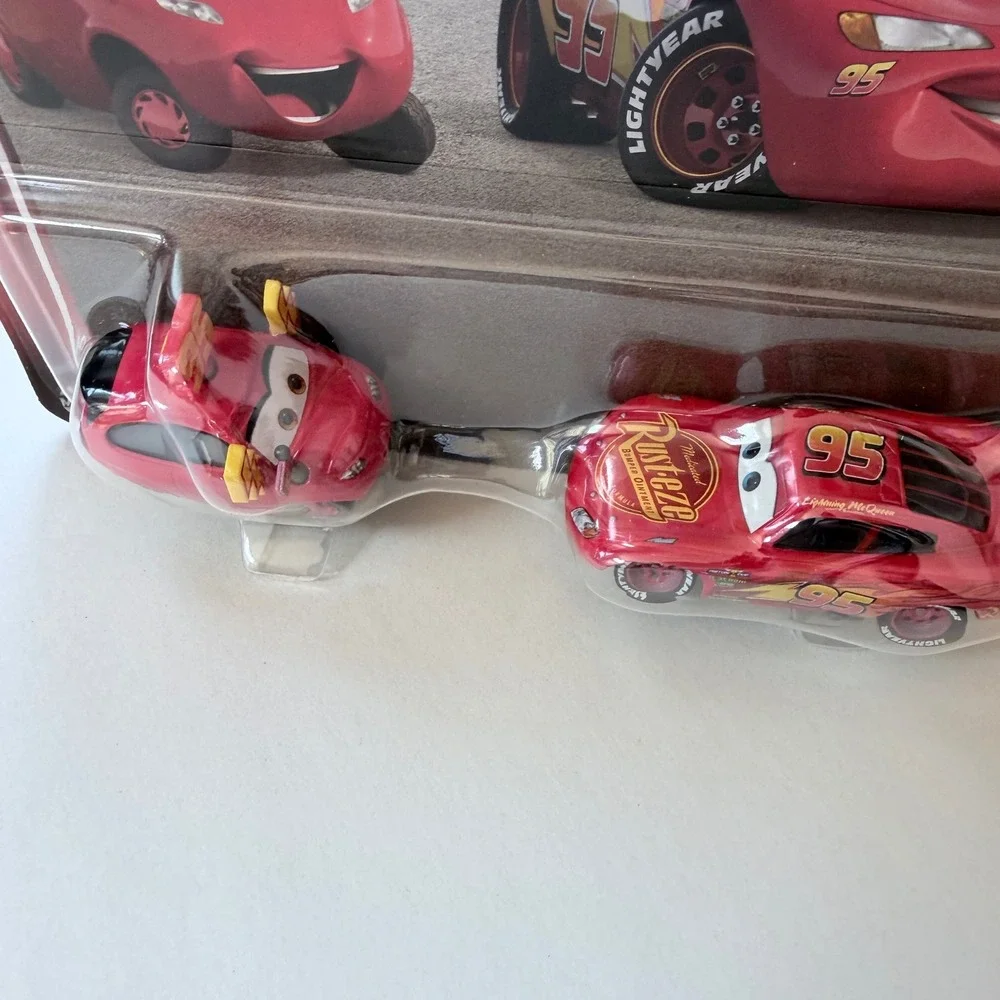 Disney Pixar Cars Lightning McQueen & Maddy McGear Mattel Die-Cast 2-Pack DXV99
